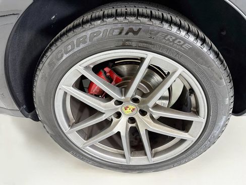Used 2025 Porsche Macan S AWD/4WD image 31