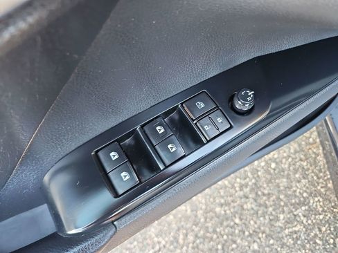 Used 2019 Toyota Camry SE image 24