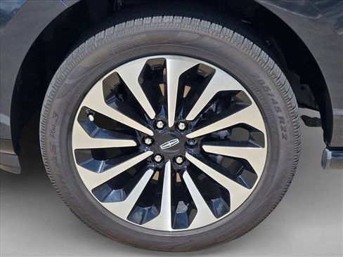 Used 2022 Lincoln Navigator Reserve AWD/4WD image 23