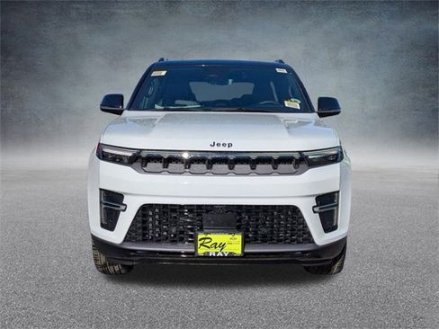 New 2026 Jeep Grand Wagoneer Summit image 9