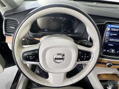 Used 2022 Volvo XC90 T8 Inscription Expression image 11