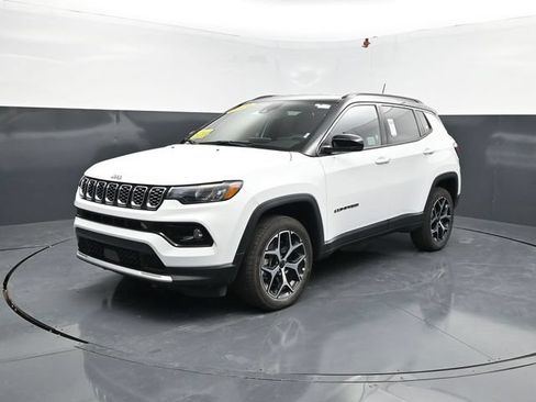 Used 2026 Jeep Compass Limited AWD/4WD image 4