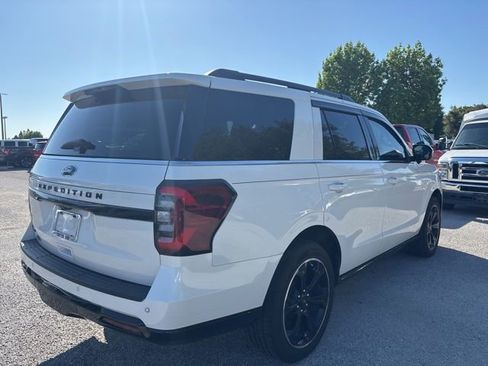 Used 2024 Ford Expedition Limited RWD image 5