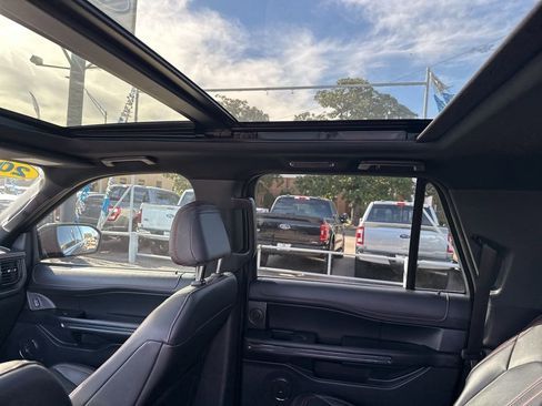 Used 2022 Ford Expedition Max Limited image 25