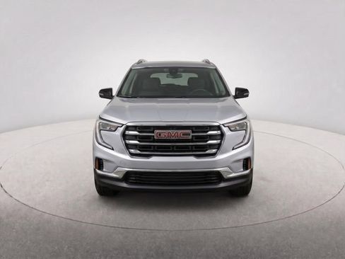 Certified 2025 GMC Acadia Elevation FWD image 5