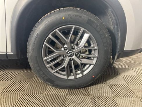 Used 2024 Nissan Rogue S image 20