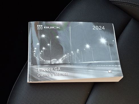 Used 2024 Buick Encore GX Sport Touring image 26