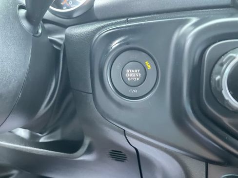 Used 2023 Jeep Gladiator Mojave w/ LED Lighting Group AWD/4WD image 17