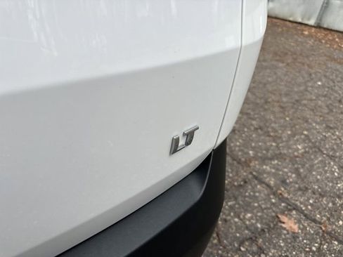 Used 2023 Chevrolet Traverse LT w/ LPO, Floor Liner Package image 27