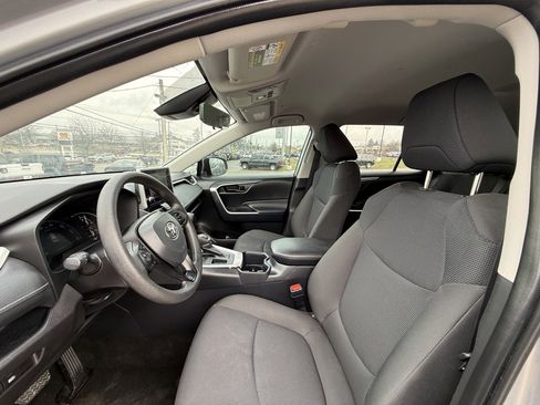 Used 2025 Toyota RAV4 LE image 12