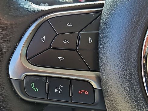 Used 2020 Jeep Renegade Limited w/ UConnect 8.4 Nav Group AWD/4WD image 23
