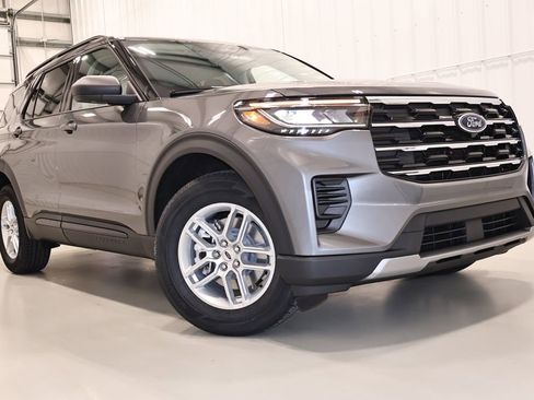 New 2026 Ford Explorer Active AWD/4WD image 35