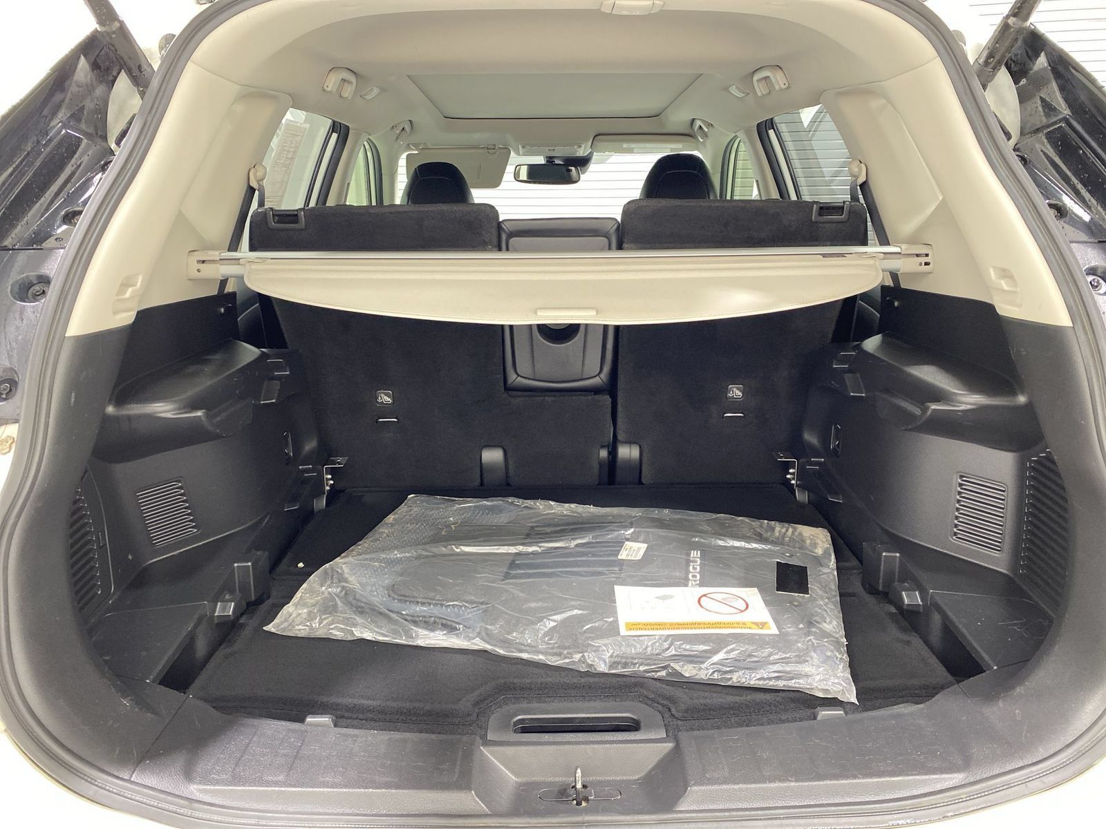 Used 2017 Nissan Rogue SL w/ SL Premium Package AWD/4WD image 23