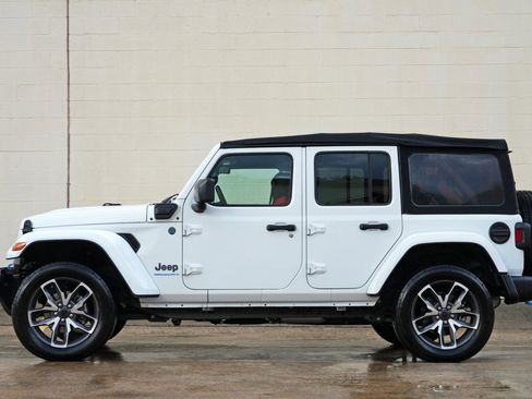 Used 2024 Jeep Wrangler Unlimited AWD/4WD image 8
