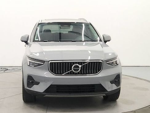 Used 2024 Volvo XC40 B5 Plus AWD/4WD image 2