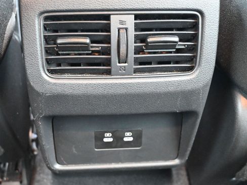 Used 2025 Nissan Rogue SV FWD image 14