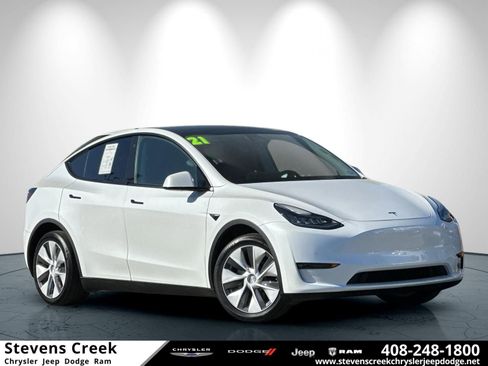 Used 2021 Tesla Model Y Long Range image 1