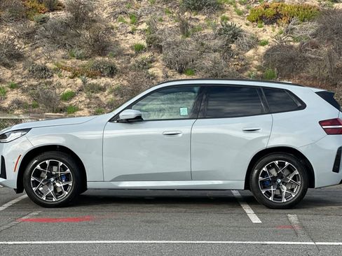 Used 2025 BMW X3 xDrive30i w/ Premium Package image 9