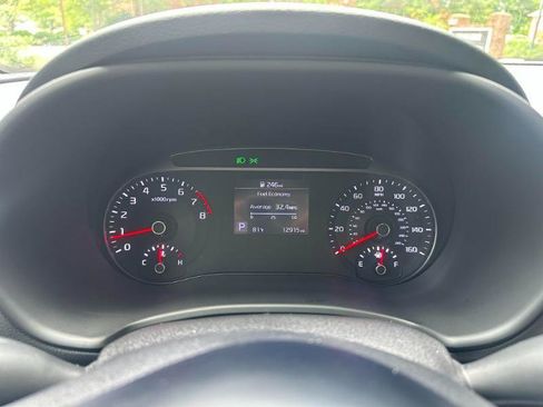 Used 2022 Kia Soul LX FWD image 23