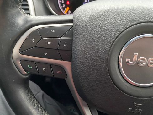 Used 2019 Jeep Grand Cherokee Altitude image 15