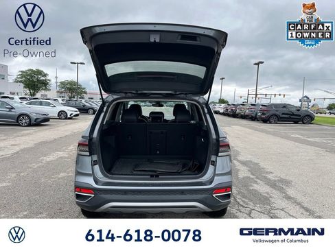 Used 2025 Volkswagen Taos SE w/ Panoramic Sunroof Package AWD/4WD image 16