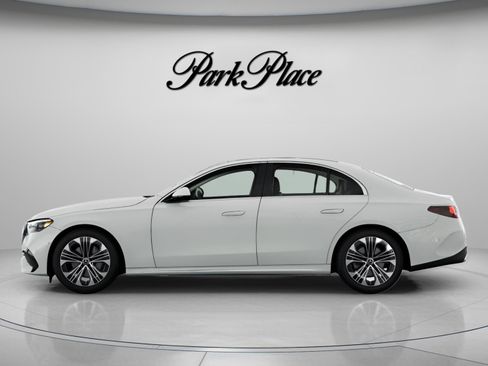 Used 2026 Mercedes-Benz E 350 4MATIC Sedan image 7