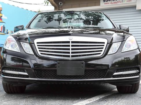 Used 2012 Mercedes-Benz E 350 BlueTEC Sedan image 3