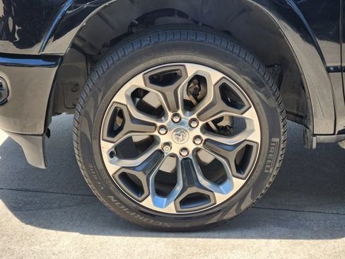 Used 2023 RAM 1500 Limited w/ Body Color Bumper Group AWD/4WD image 9