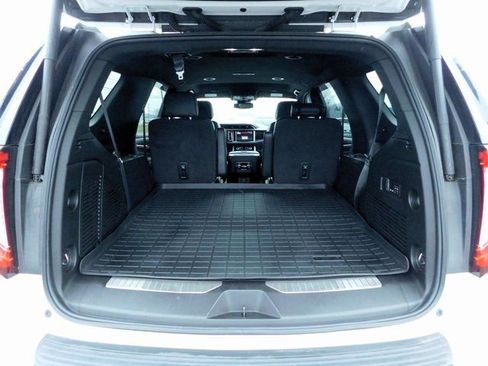 Used 2023 GMC Yukon Denali image 32