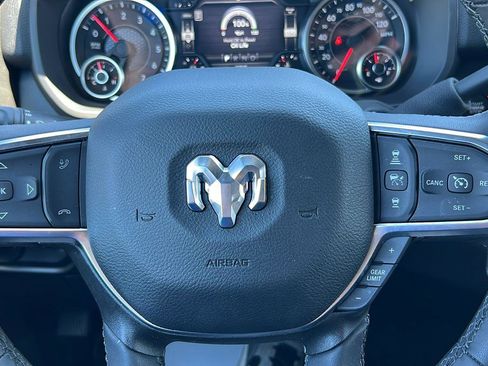 Used 2025 RAM 2500 Big Horn AWD/4WD image 33