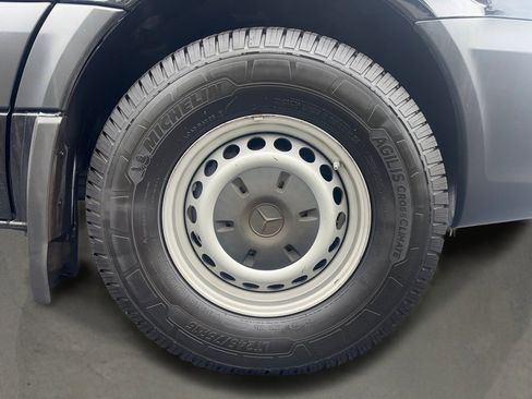 Used 2018 Mercedes-Benz Sprinter 2500 w/ Driver Efficiency Package image 34