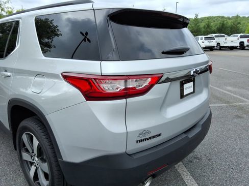 Certified 2020 Chevrolet Traverse LT w/ LT Premium Package FWD image 13