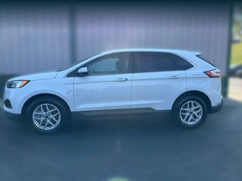 Used 2022 Ford Edge SEL image 2