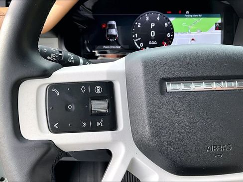 Used 2025 Land Rover Defender 110 X-Dynamic SE image 22