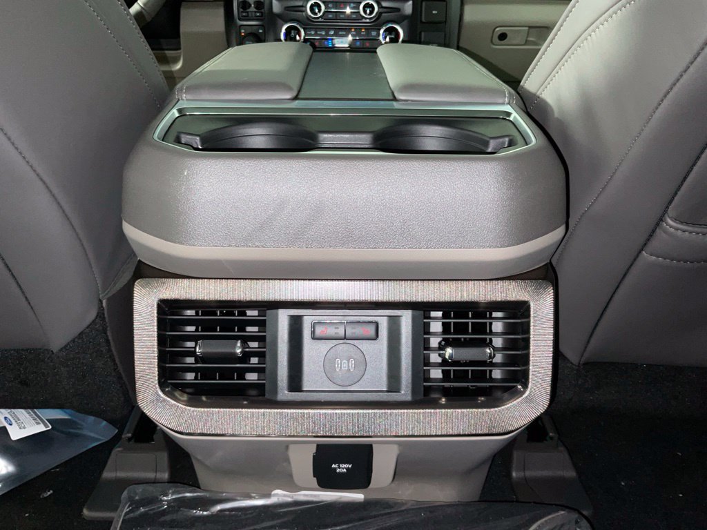 New 2026 Ford F250 Platinum w/ Platinum Plus Package AWD/4WD image 18