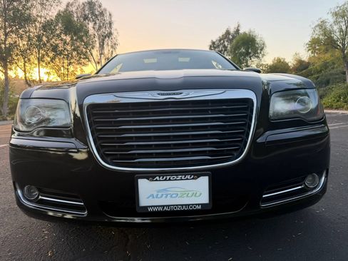 Used 2013 Chrysler 300 S AWD/4WD image 9