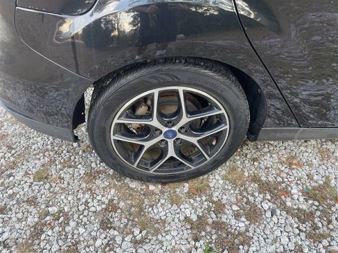 Used 2018 Ford Focus SEL image 35