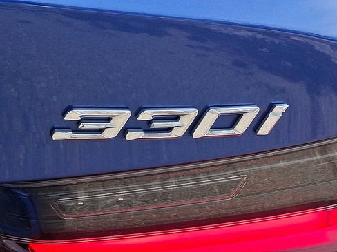 Used 2022 BMW 330i xDrive 330i xDrive w/ M Sport Package image 29