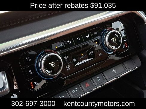 New 2026 GMC Sierra 2500 Denali Ultimate w/ LPO, Black Badging Package image 15