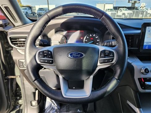 Certified 2022 Ford Explorer XLT w/ Equipment Group 202A image 29