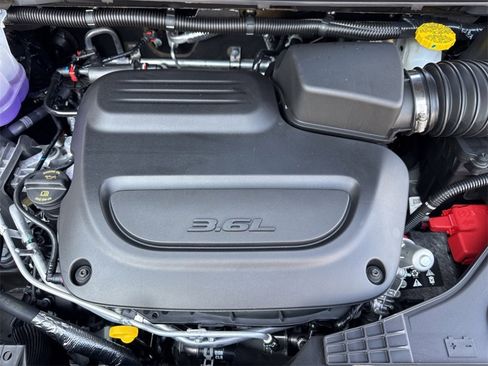 New 2026 Chrysler Pacifica Limited image 44