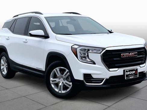 Certified 2022 GMC Terrain SLE w/ Driver Convenience Package image 2