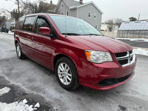 Used 2014 Dodge Grand Caravan SXT image 10