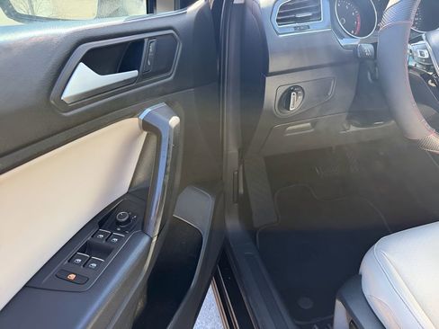 Used 2019 Volkswagen Tiguan SEL image 22