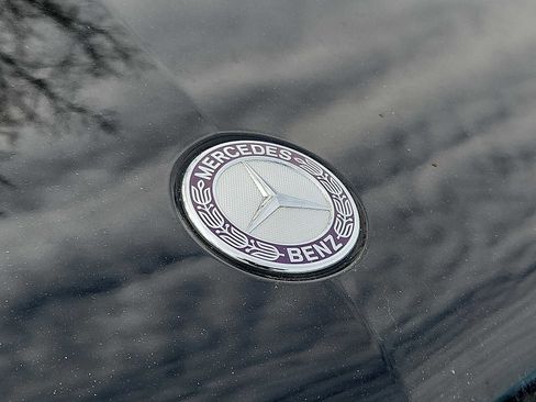 Used 2011 Mercedes-Benz GLK 350 4MATIC image 4