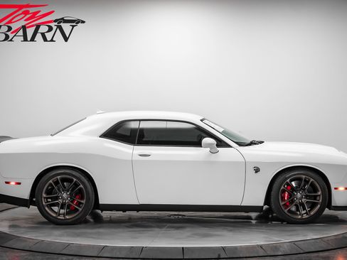 Used 2021 Dodge Challenger SRT Hellcat image 6
