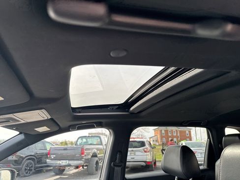 Used 2023 Honda CR-V Sport Touring image 31