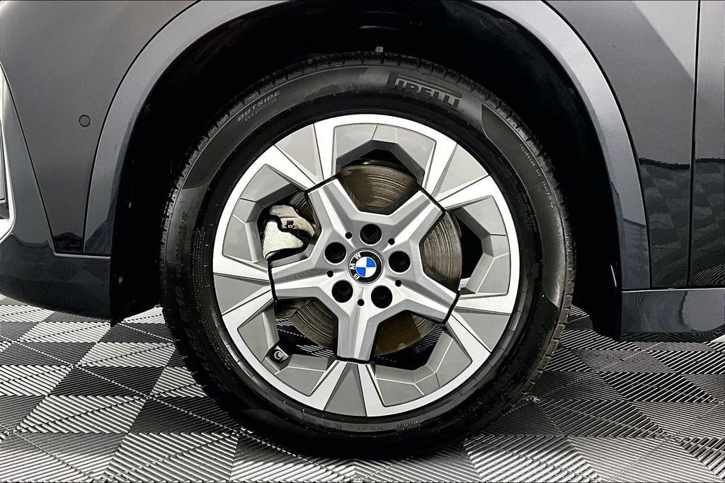 Used 2025 BMW X1 xDrive28i AWD/4WD image 8