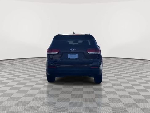 Used 2016 Kia Sorento LX w/ LX Convenience Package image 7
