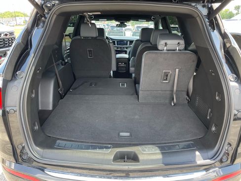 Used 2024 Buick Enclave Essence w/ Sport Touring Edition FWD image 20